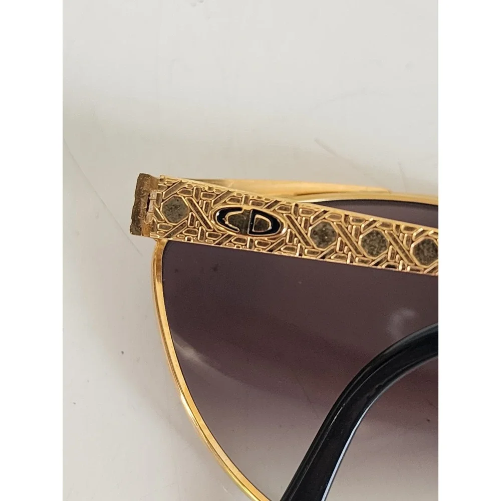 Christian Dior Vintage 2762 Gold Cat Eye Sunglasses 80s Austria 59-13 135